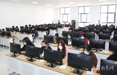合肥信息技術(shù)職業(yè)學(xué)院5697名學(xué)生參加全國高等學(xué)校計(jì)算機(jī)水平考試